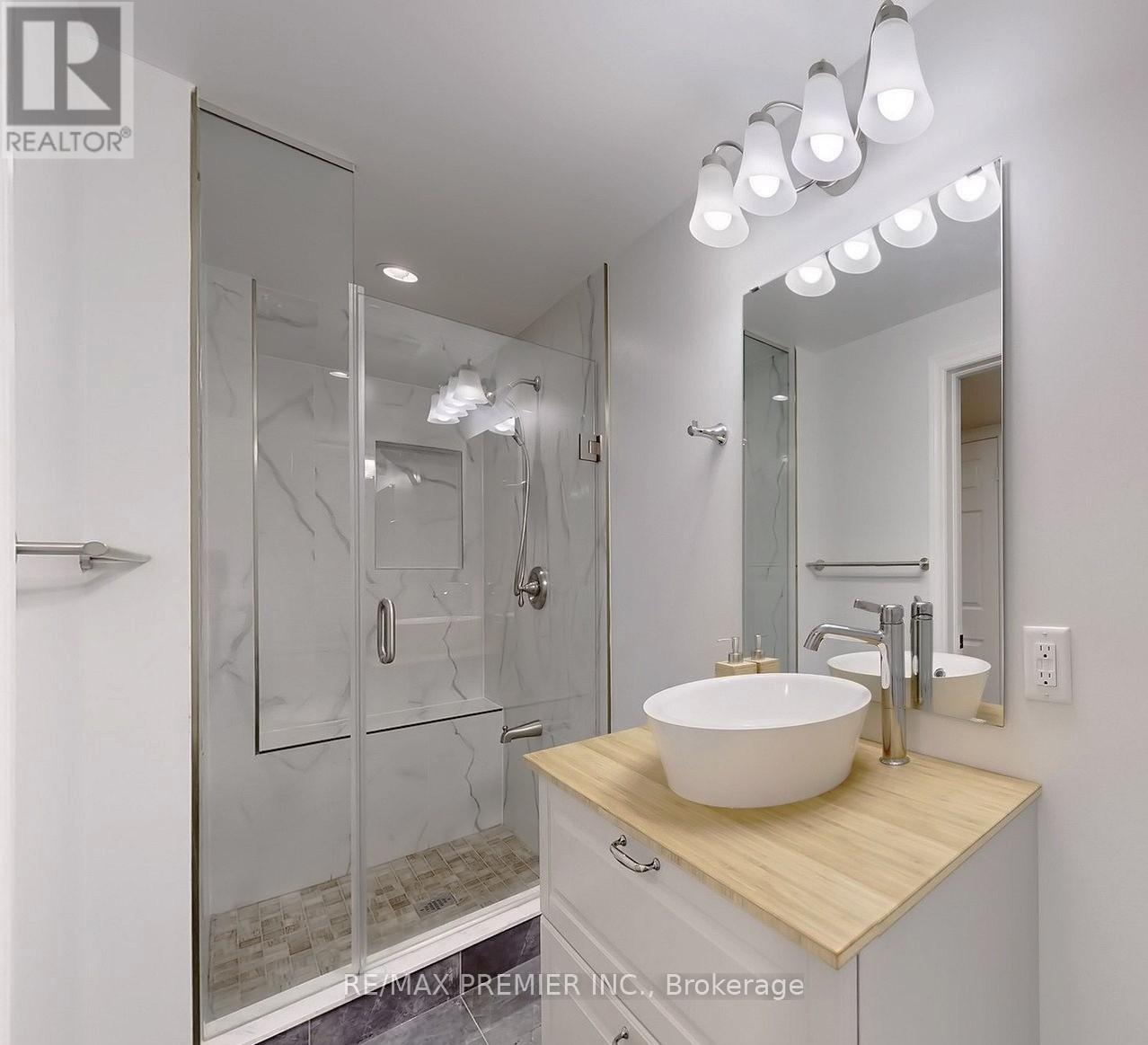 422 Lady Nadia Drive, Vaughan, Ontario  L6A 4E8 - Photo 18 - N12928812