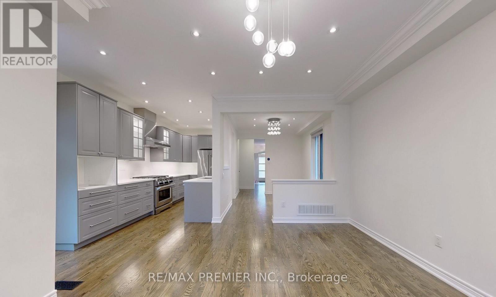 422 Lady Nadia Drive, Vaughan, Ontario  L6A 4E8 - Photo 6 - N12928812