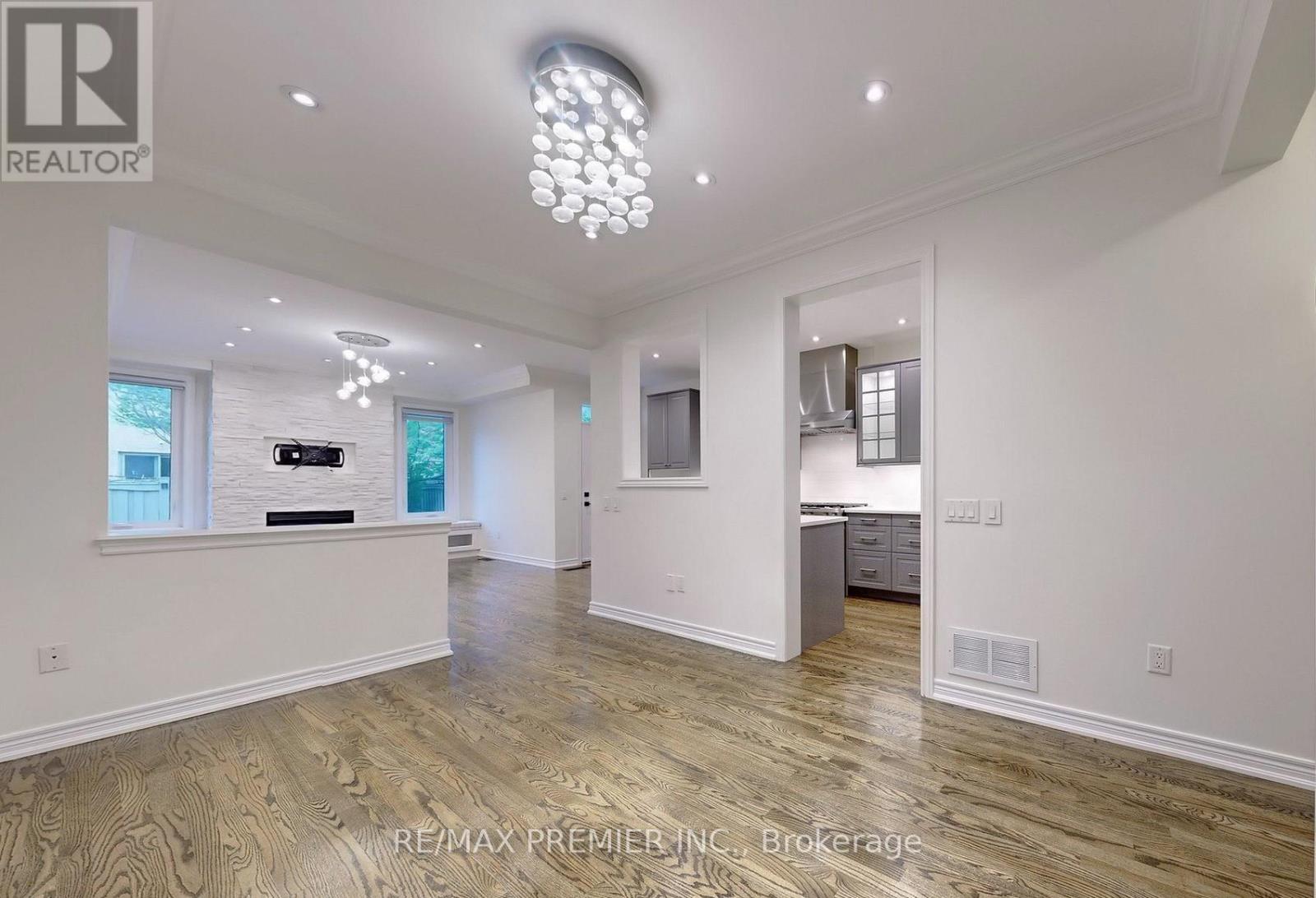 422 Lady Nadia Drive, Vaughan, Ontario  L6A 4E8 - Photo 7 - N12928812