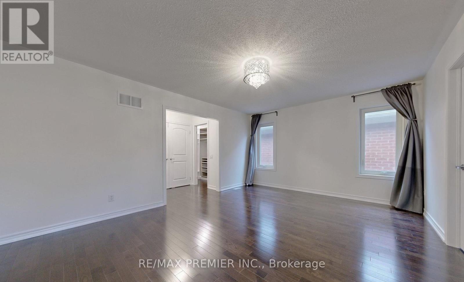 422 Lady Nadia Drive, Vaughan, Ontario  L6A 4E8 - Photo 8 - N12928812