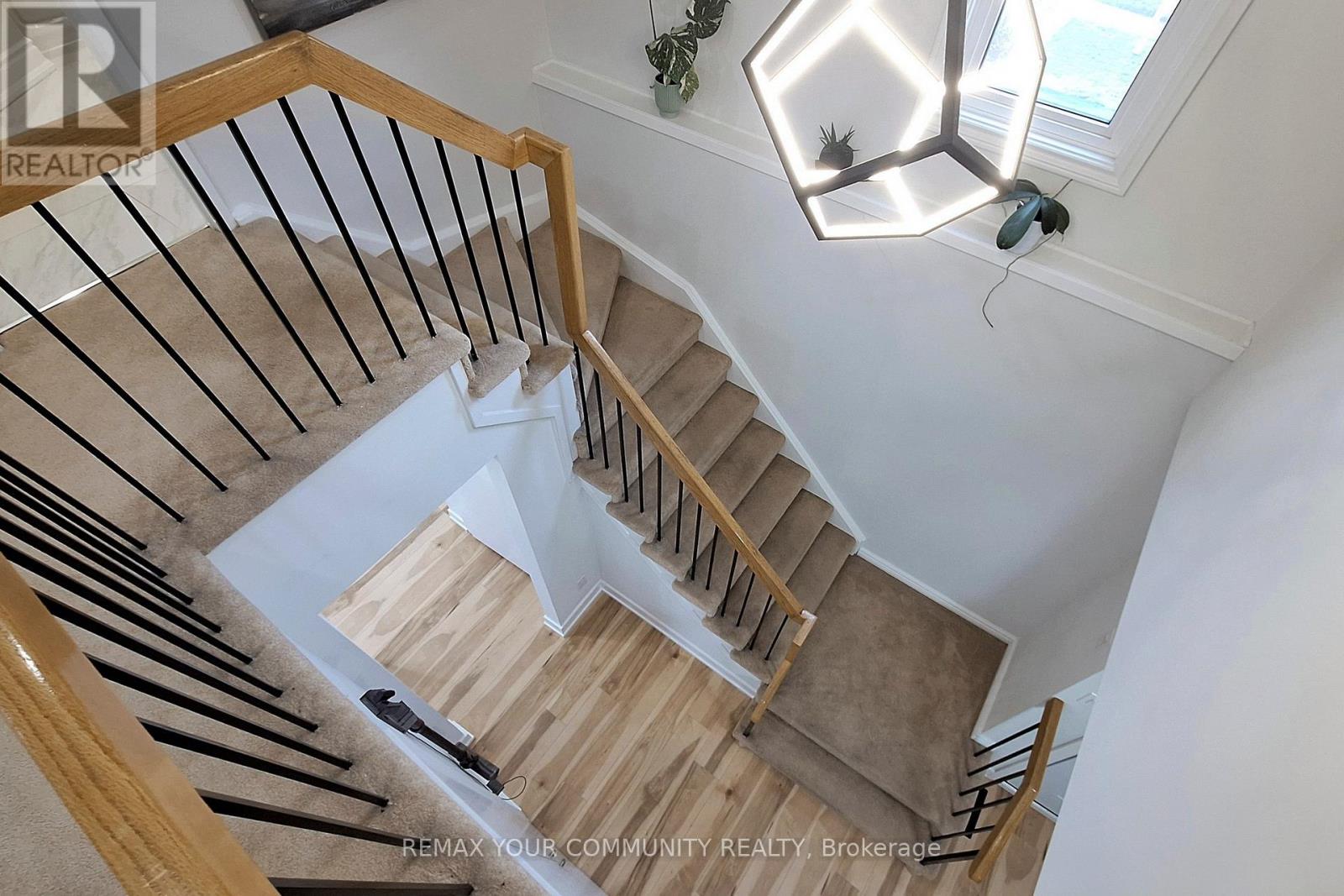 101 Ashton Road, Newmarket, Ontario  L3Y 5R6 - Photo 22 - N12928868