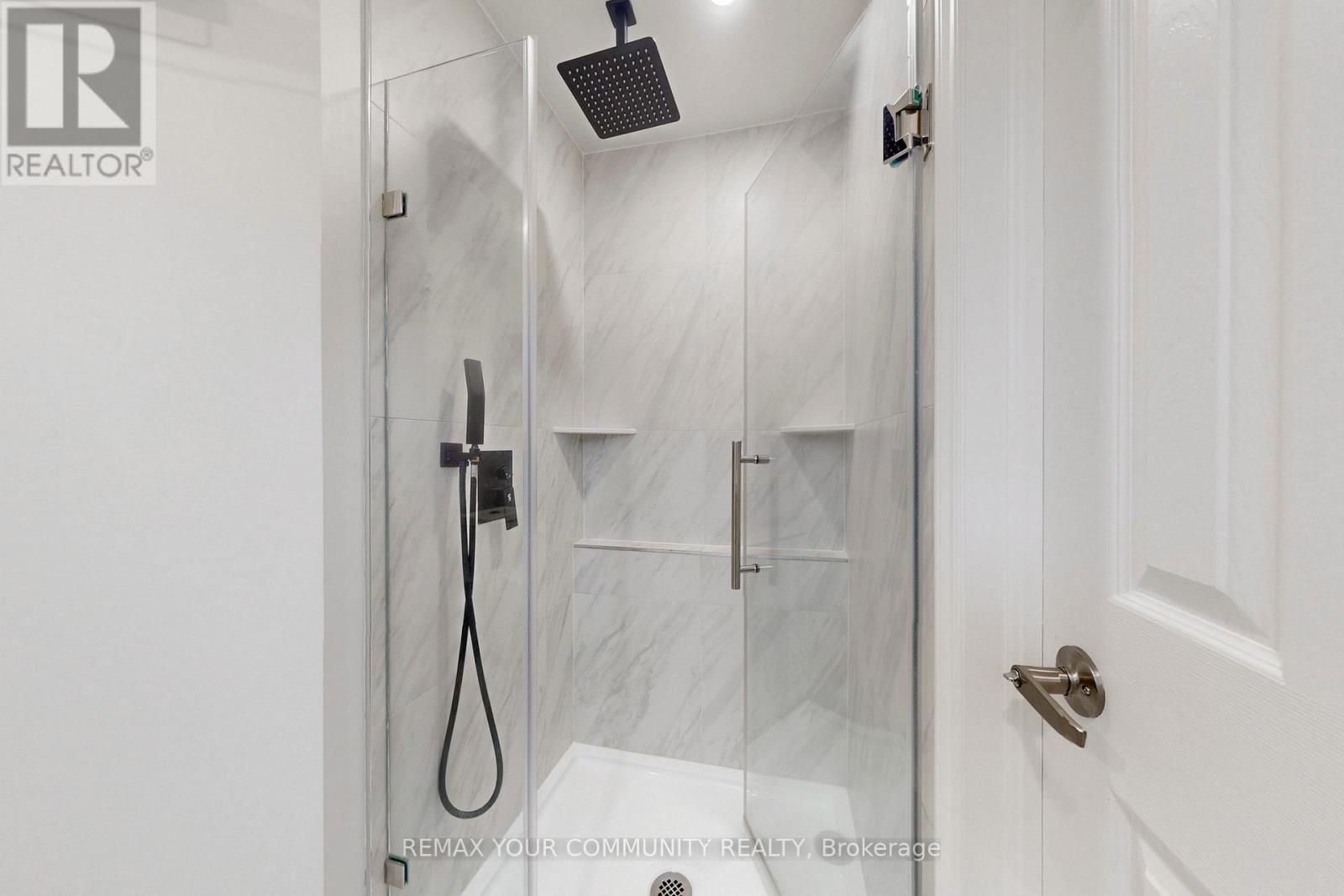 101 Ashton Road, Newmarket, Ontario  L3Y 5R6 - Photo 28 - N12928868