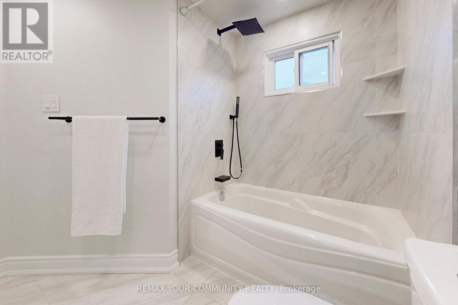 101 Ashton Road, Newmarket, Ontario  L3Y 5R6 - Photo 33 - N12928868