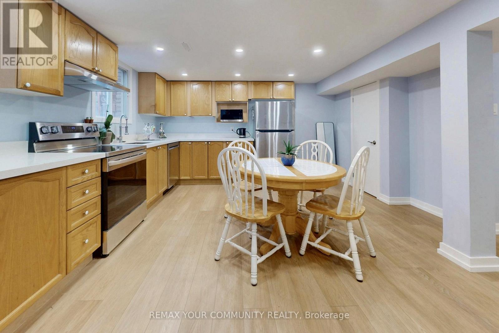 101 Ashton Road, Newmarket, Ontario  L3Y 5R6 - Photo 35 - N12928868