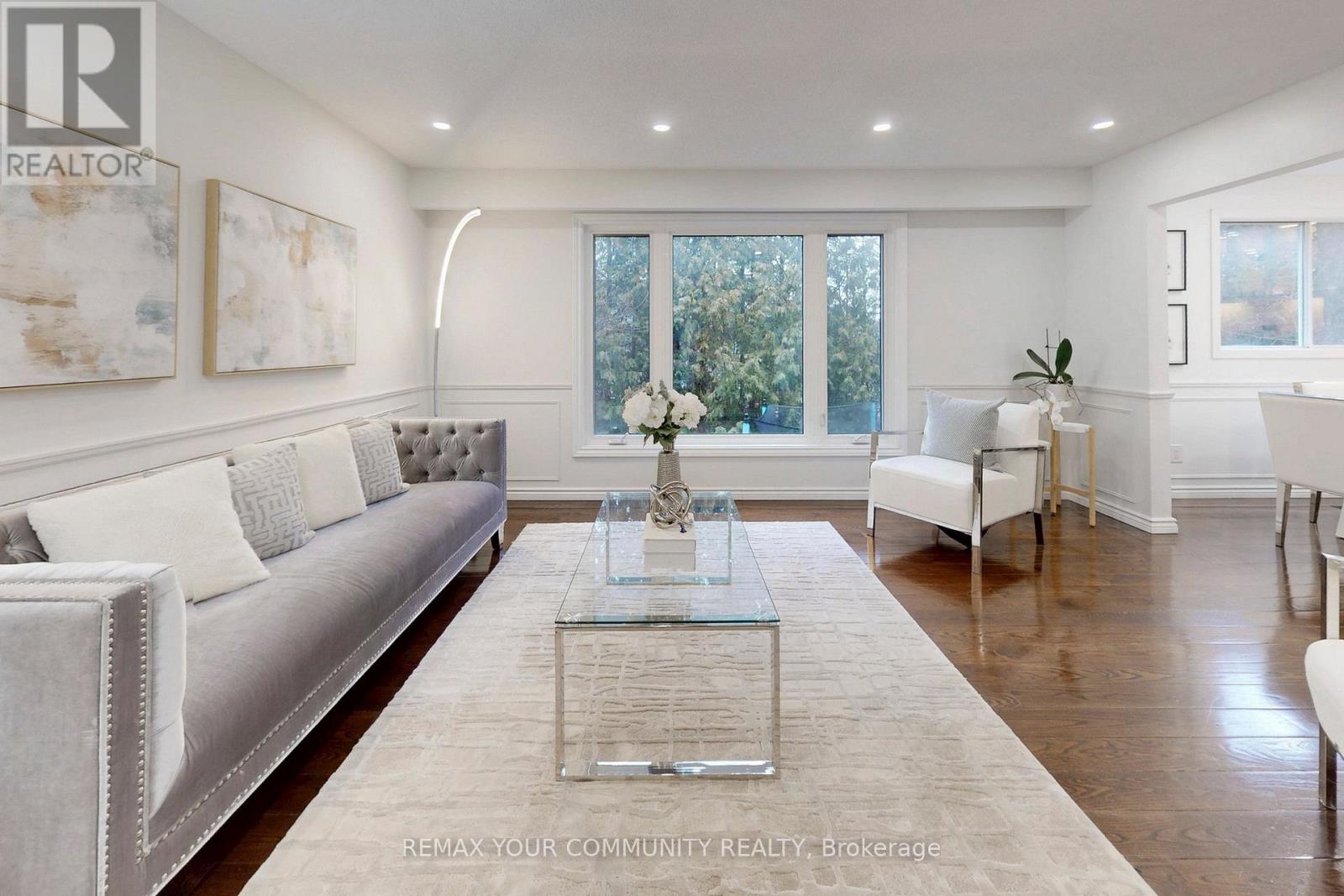 101 Ashton Road, Newmarket, Ontario  L3Y 5R6 - Photo 4 - N12928868