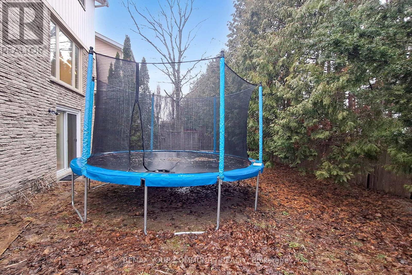 101 Ashton Road, Newmarket, Ontario  L3Y 5R6 - Photo 45 - N12928868