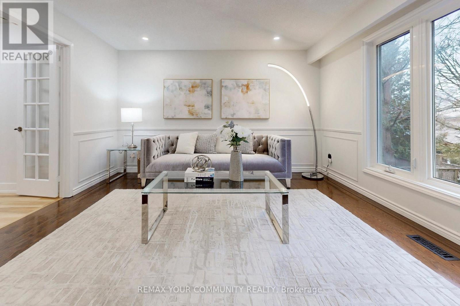 101 Ashton Road, Newmarket, Ontario  L3Y 5R6 - Photo 5 - N12928868