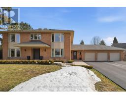 87 MCCLURE DRIVE, King, Ontario