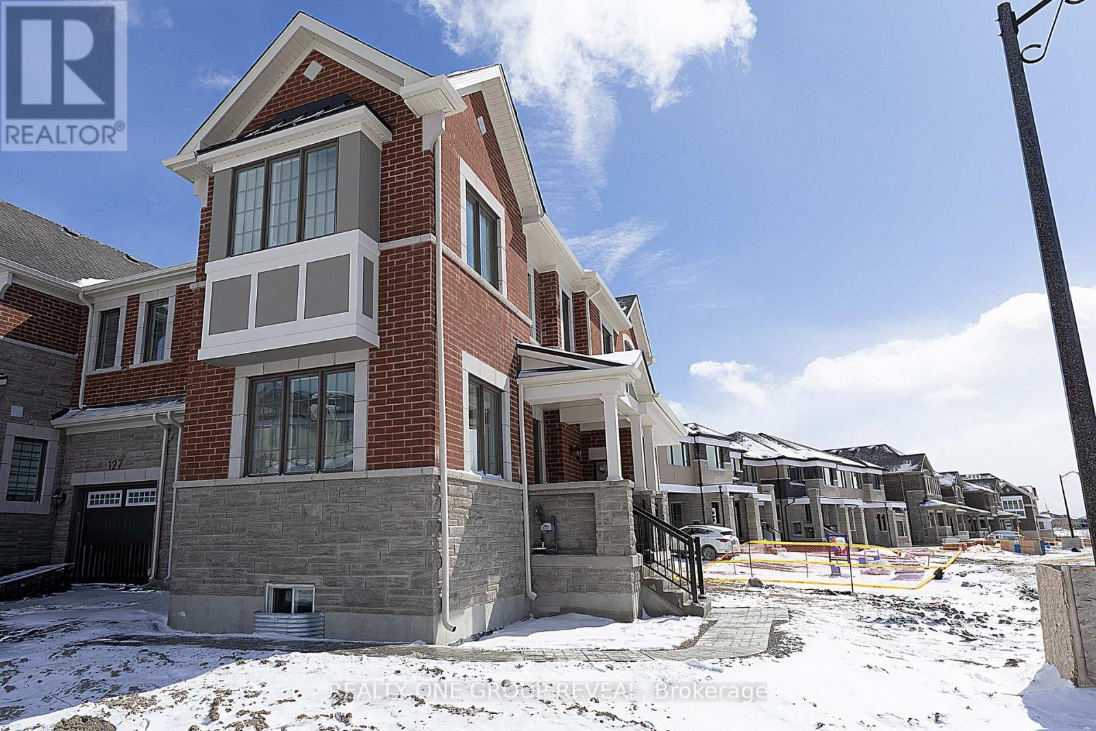 27 MOSS DRIVE, Markham, Ontario