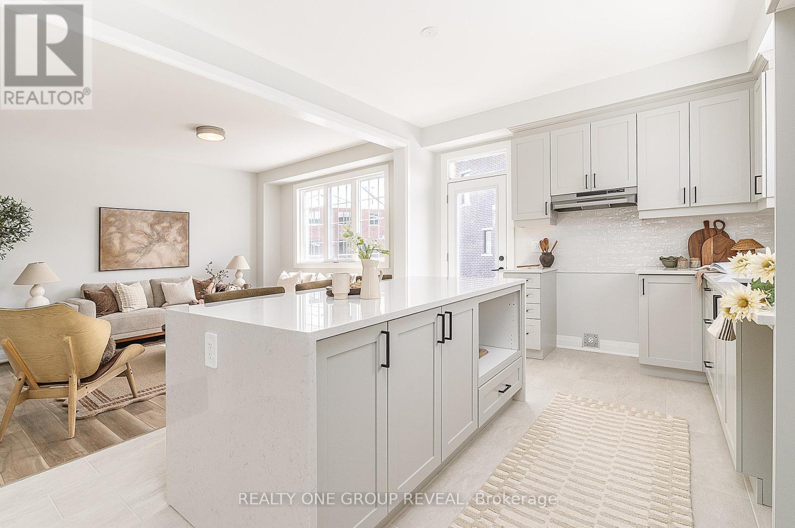 27 Moss Drive, Markham, Ontario  L6C 1N3 - Photo 10 - N12928946