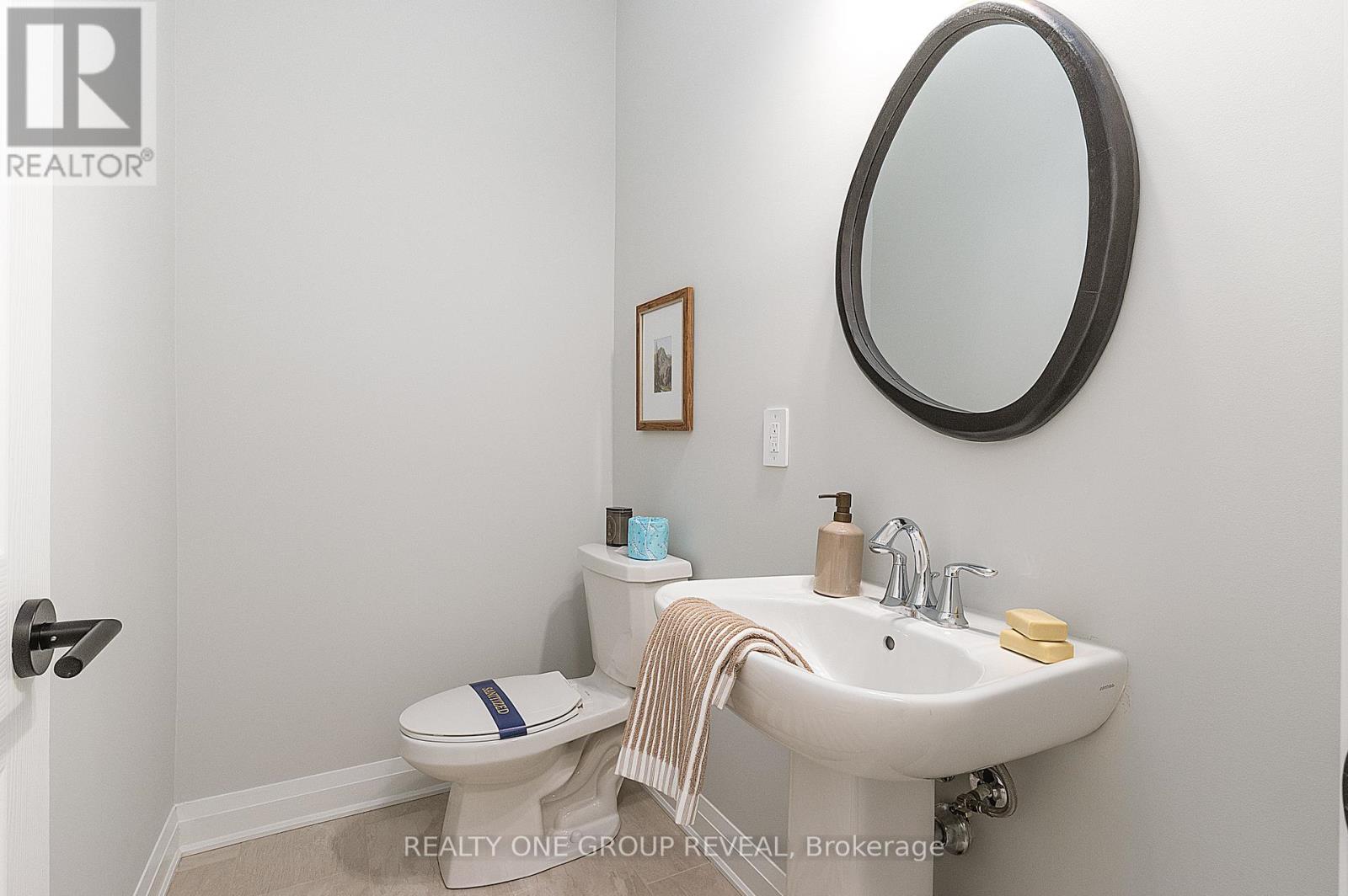 27 Moss Drive, Markham, Ontario  L6C 1N3 - Photo 15 - N12928946