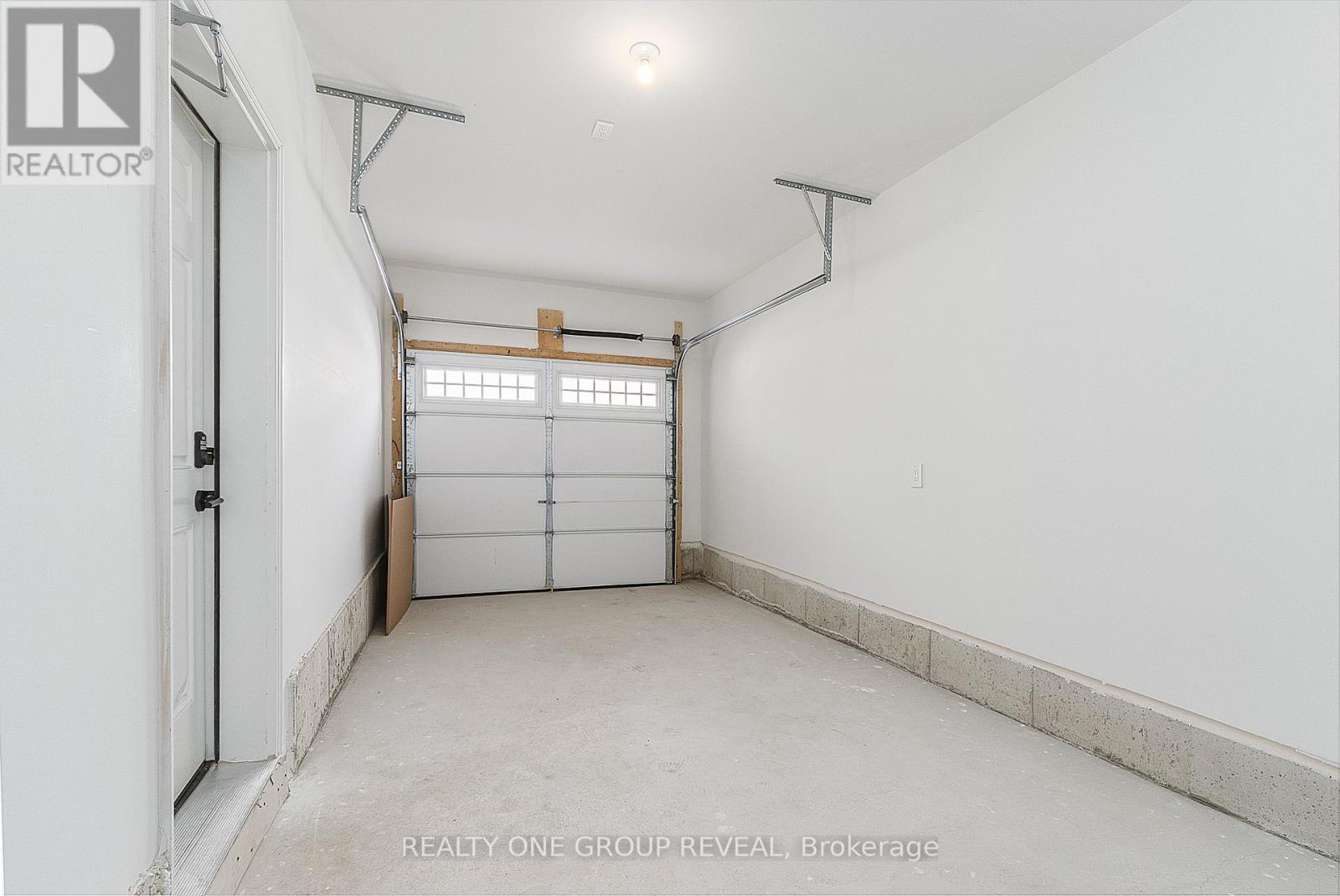 27 Moss Drive, Markham, Ontario  L6C 1N3 - Photo 17 - N12928946