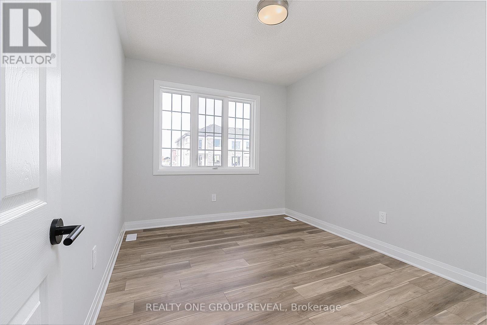 27 Moss Drive, Markham, Ontario  L6C 1N3 - Photo 21 - N12928946