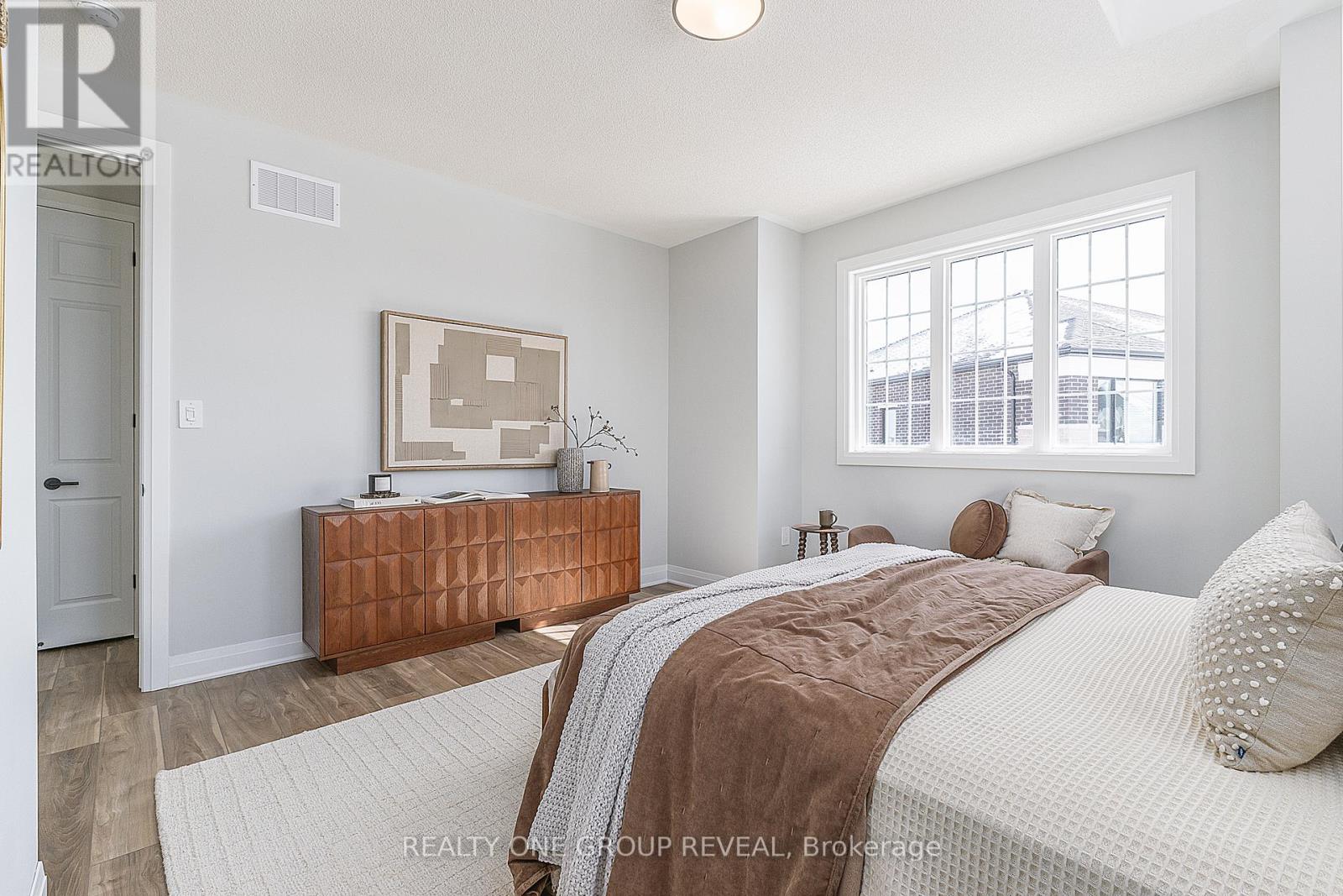 27 Moss Drive, Markham, Ontario  L6C 1N3 - Photo 27 - N12928946