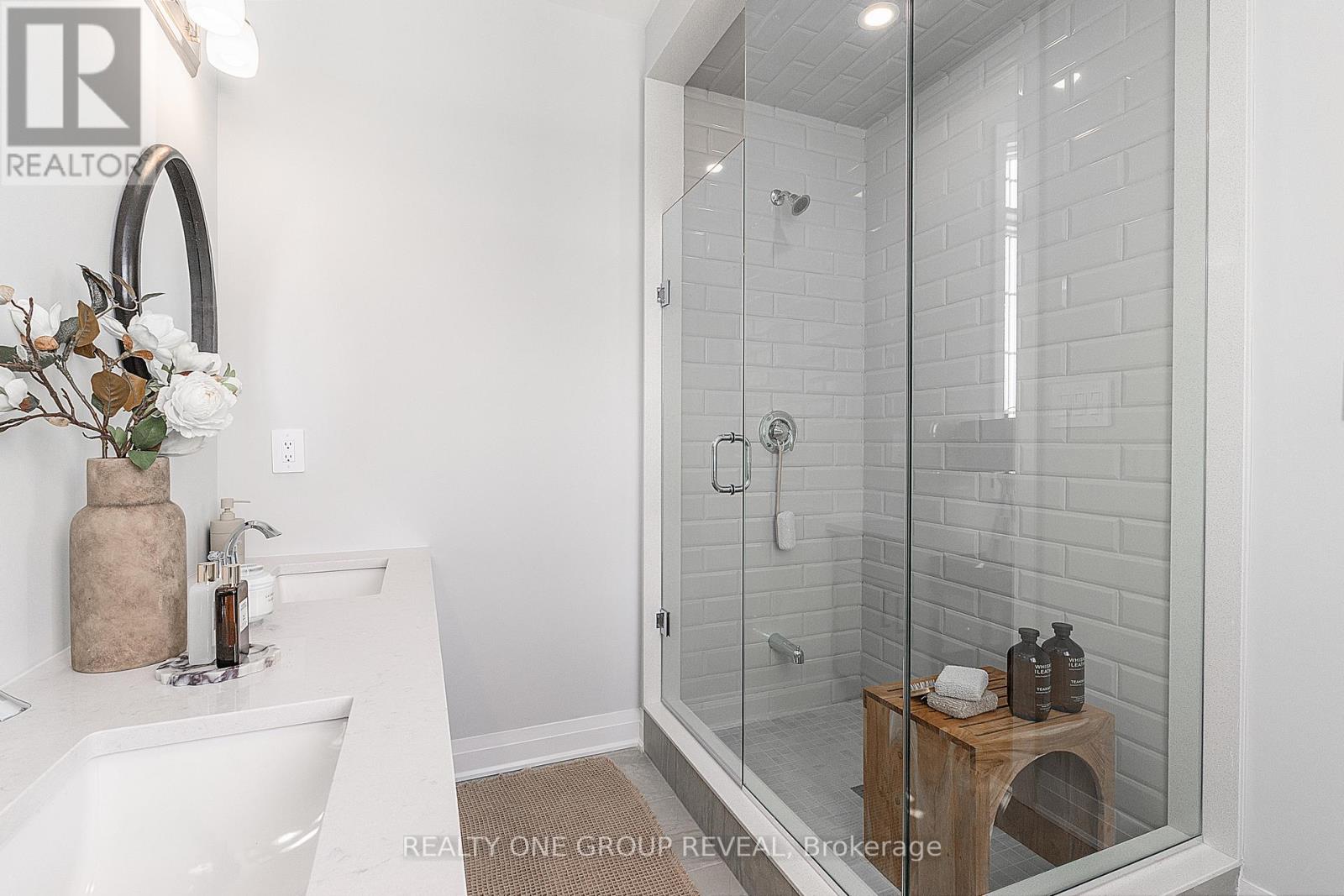 27 Moss Drive, Markham, Ontario  L6C 1N3 - Photo 30 - N12928946