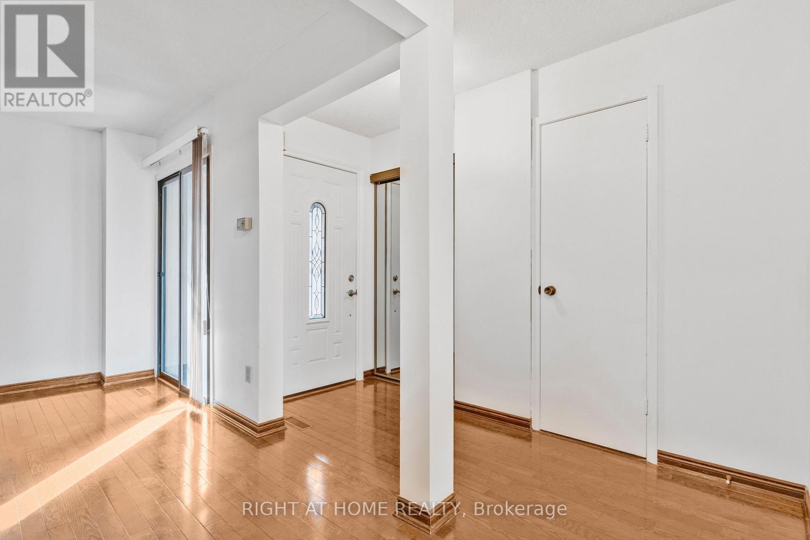 50 Fullerton Crescent, Markham (Milliken Mills West), Ontario  L3R 3G5 - Photo 3 - N12929000