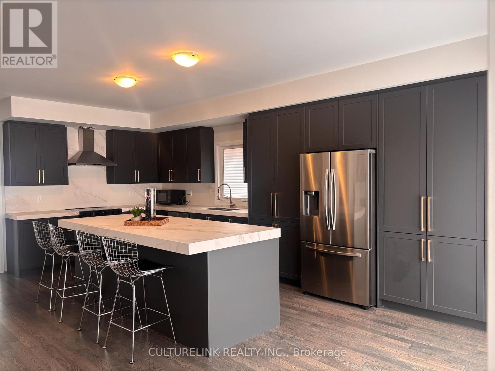 1426 Stovell Crescent, Innisfil (Lefroy), Ontario  L0L 1W0 - Photo 2 - N12929070