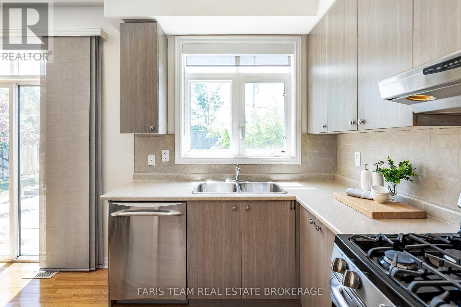 26 Barrington Trail, Collingwood, Ontario  L9Y 0G1 - Photo 7 - S12929008