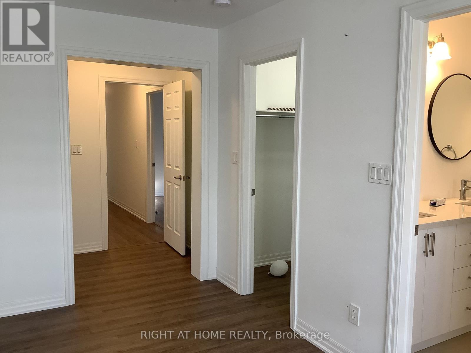 Upper - 14 Connell Drive, Georgina, Ontario  L4P 0J4 - Photo 14 - N12788698