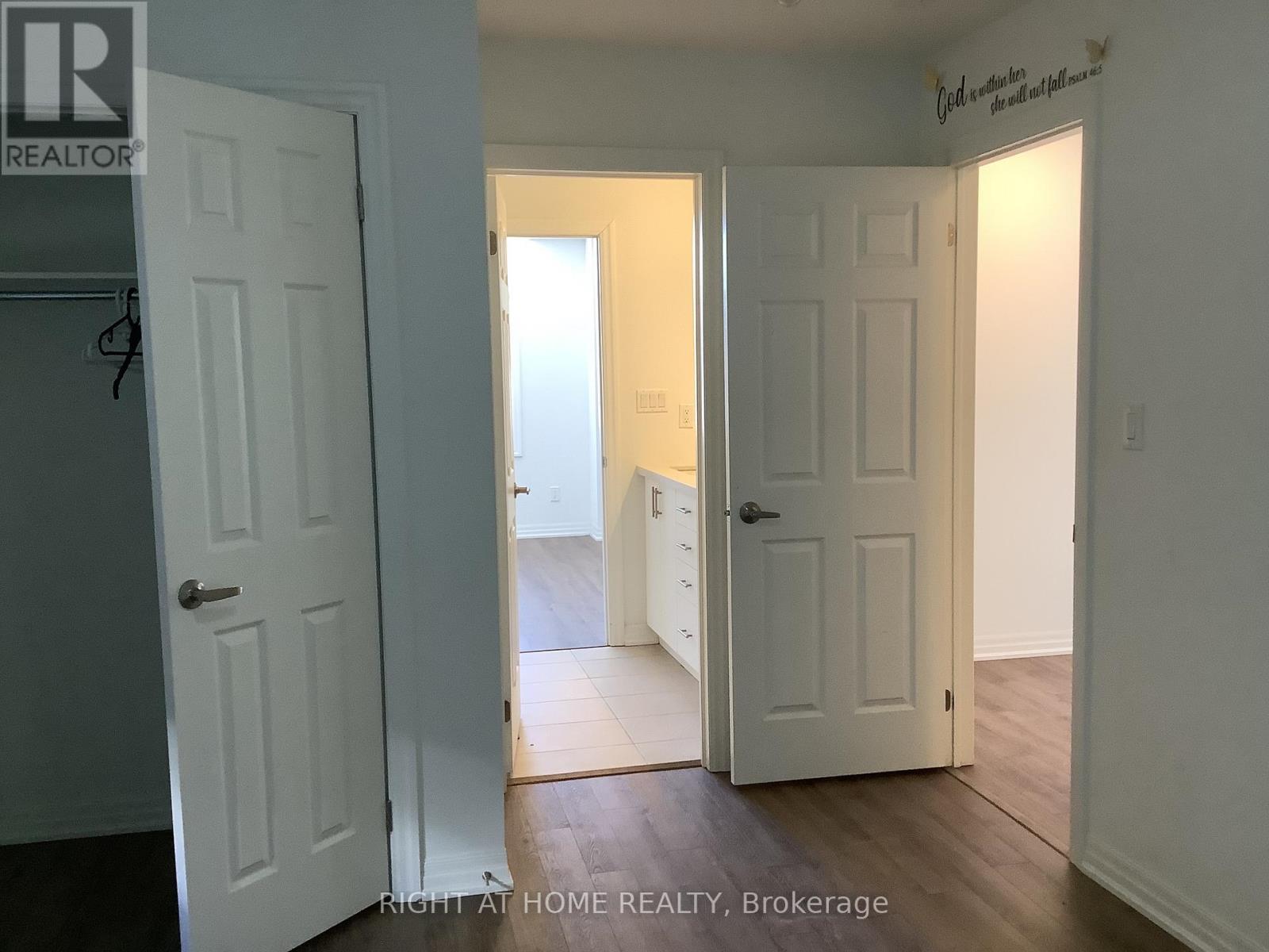 Upper - 14 Connell Drive, Georgina, Ontario  L4P 0J4 - Photo 11 - N12788698