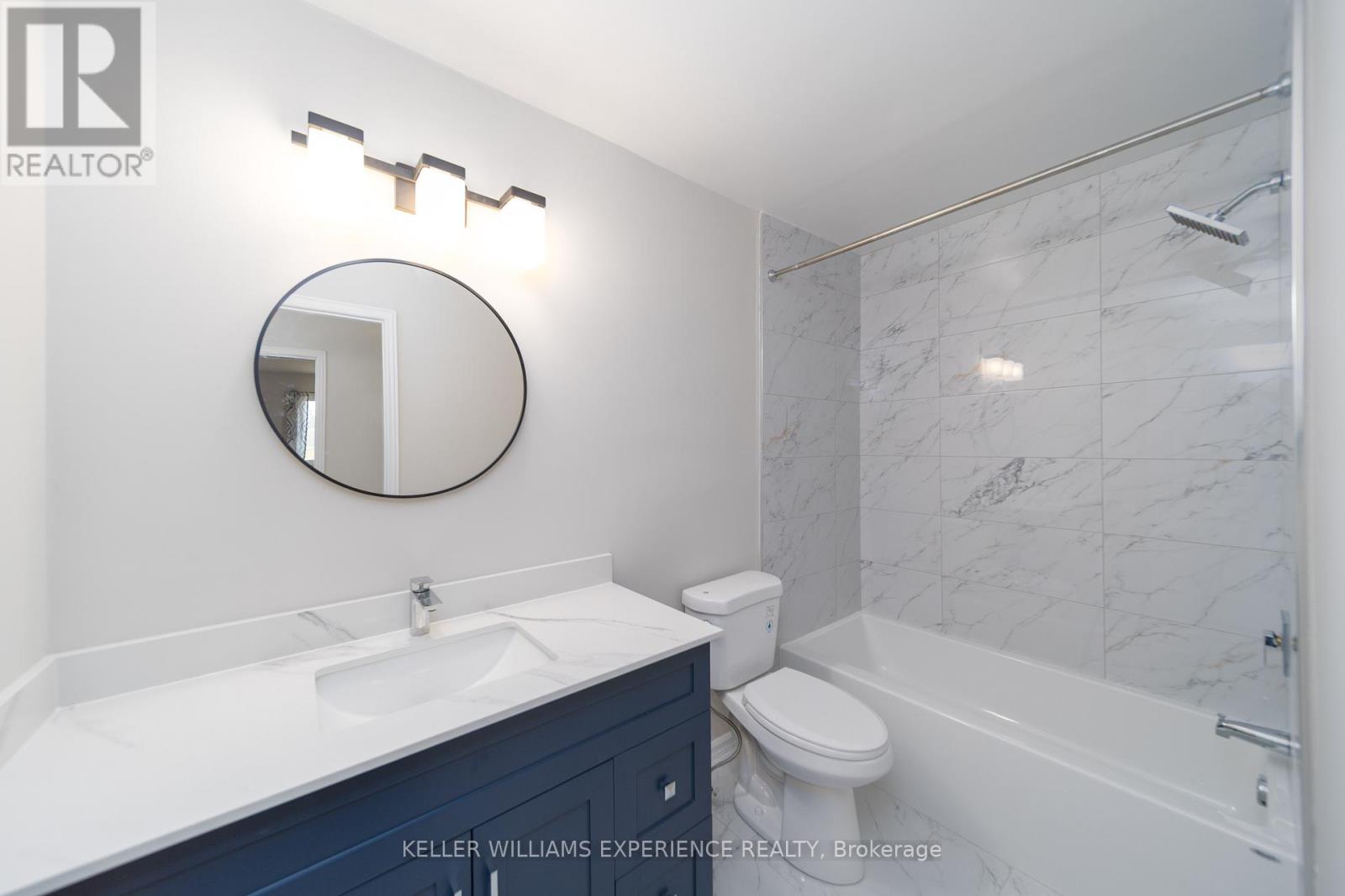 599 Walpole Crescent, Newmarket (Stonehaven-Wyndham), Ontario  L3X 2B5 - Photo 17 - N12925378