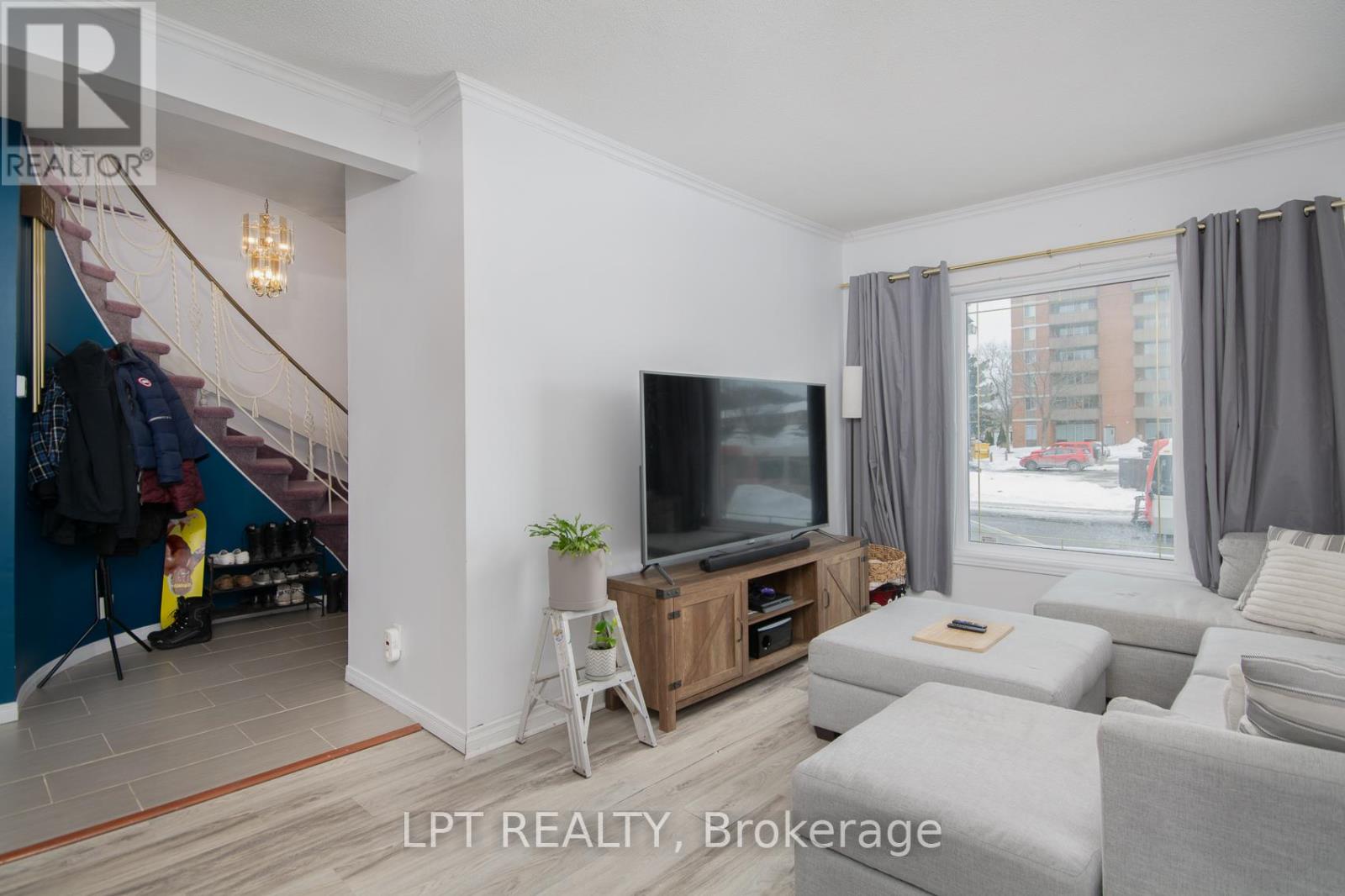 412 Montreal Road, Ottawa, Ontario  K1K 0V4 - Photo 8 - X12796482