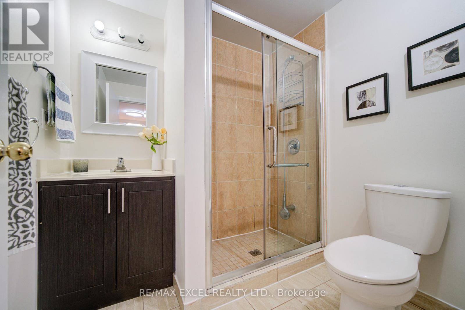 23 Tangmere Crescent, Markham, Ontario  L3R 6Z1 - Photo 12 - N12922170