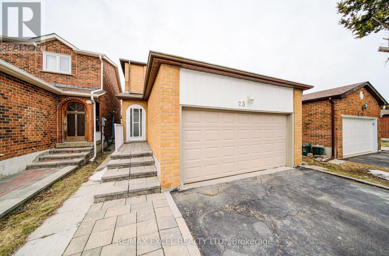 23 Tangmere Crescent, Markham, Ontario  L3R 6Z1 - Photo 3 - N12922170