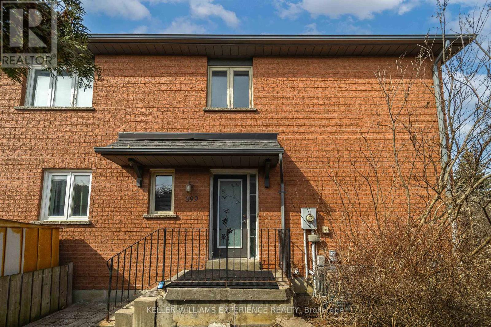 599 Walpole Crescent, Newmarket (Stonehaven-Wyndham), Ontario  L3X 2B5 - Photo 2 - N12925378