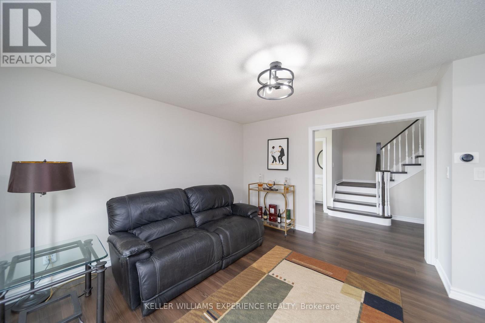 599 Walpole Crescent, Newmarket (Stonehaven-Wyndham), Ontario  L3X 2B5 - Photo 6 - N12925378