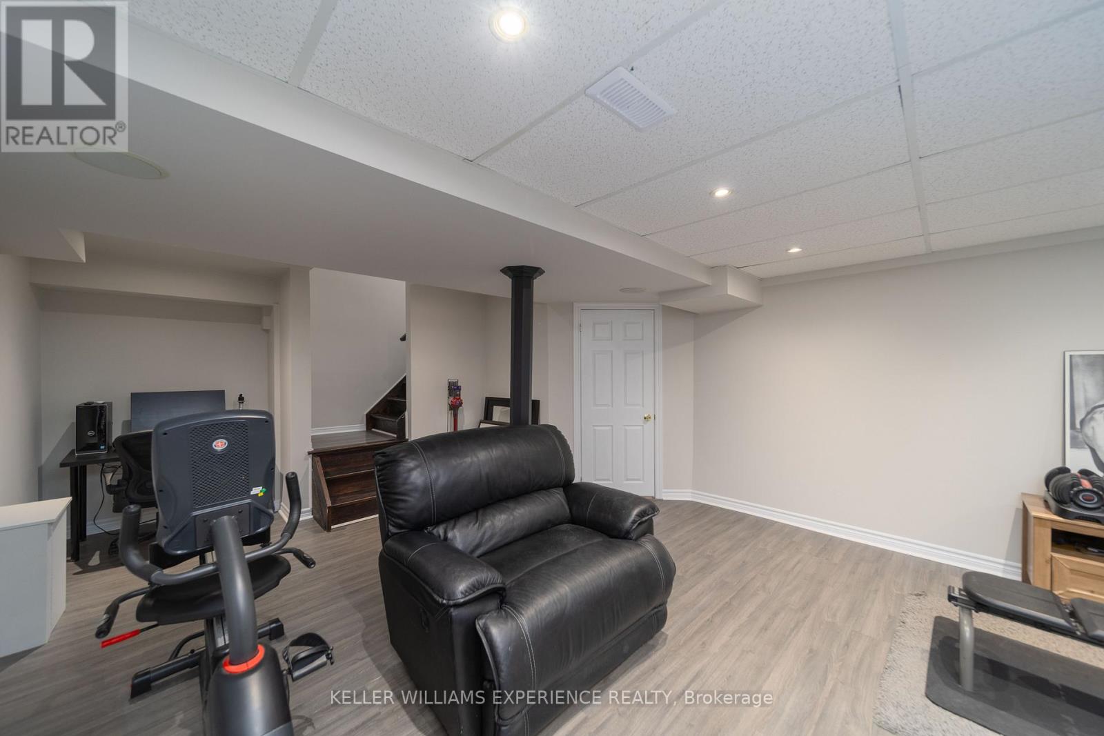 599 Walpole Crescent, Newmarket (Stonehaven-Wyndham), Ontario  L3X 2B5 - Photo 20 - N12925378