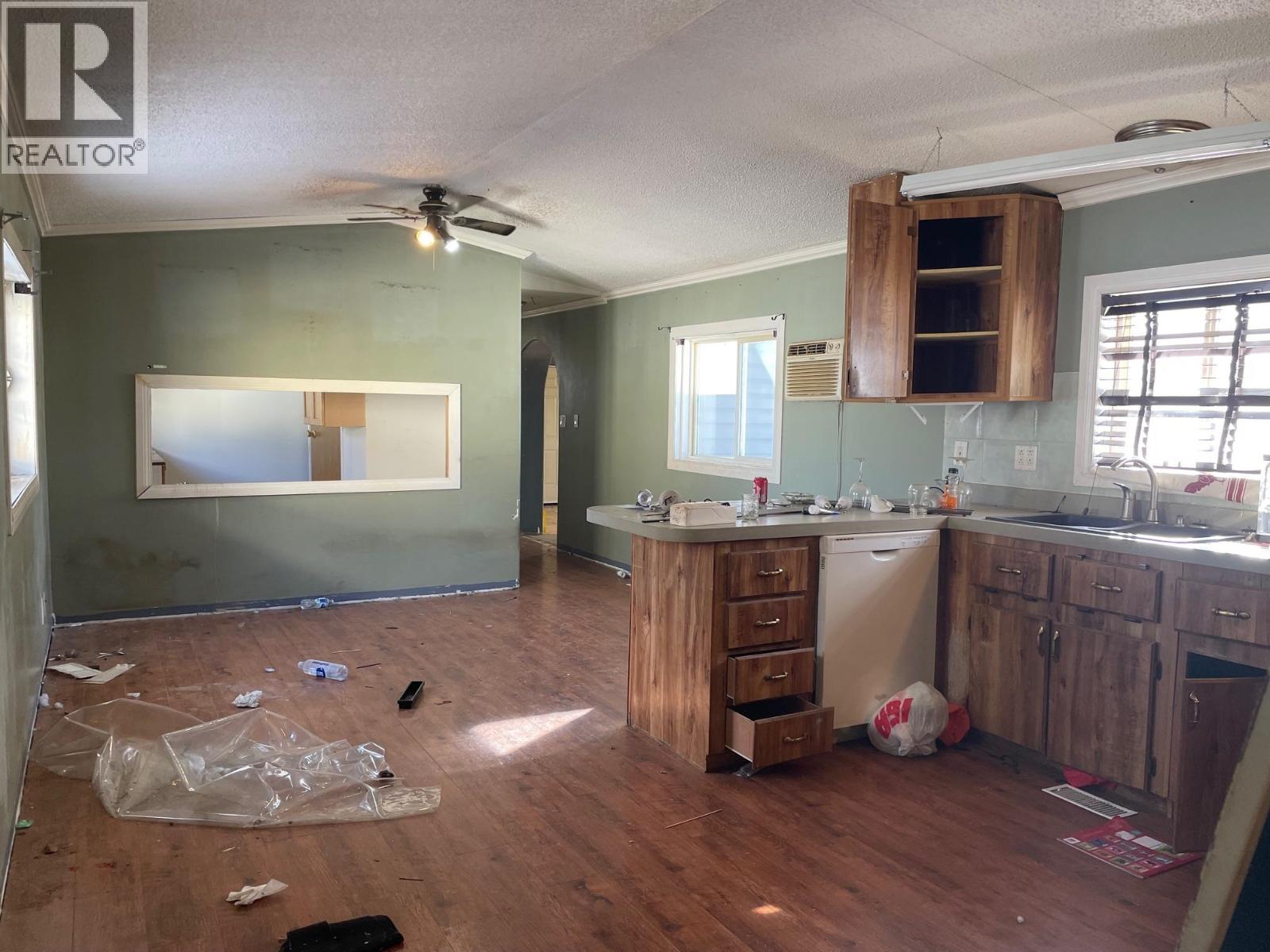 5244 44 Street, Fort Nelson, British Columbia  V0C 1R0 - Photo 4 - R3104184