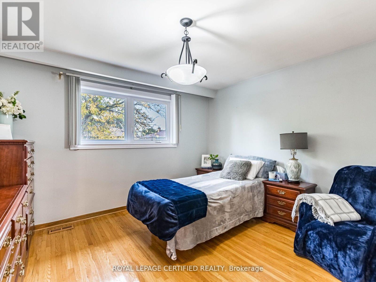 7497 Middleshire Drive, Mississauga, Ontario L4T 3S3 - Photo 21 - W12902976