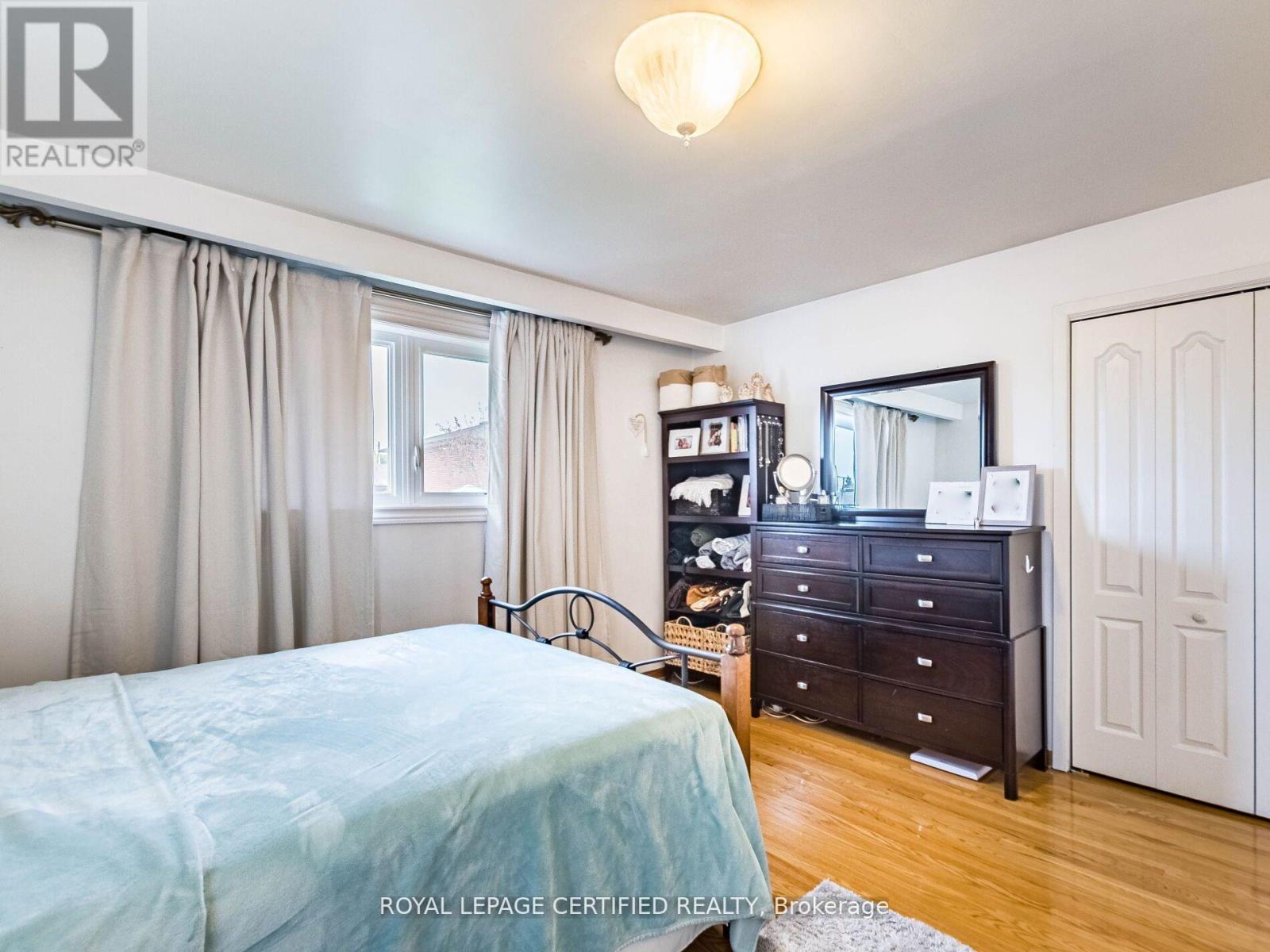 7497 Middleshire Drive, Mississauga, Ontario L4T 3S3 - Photo 20 - W12902976