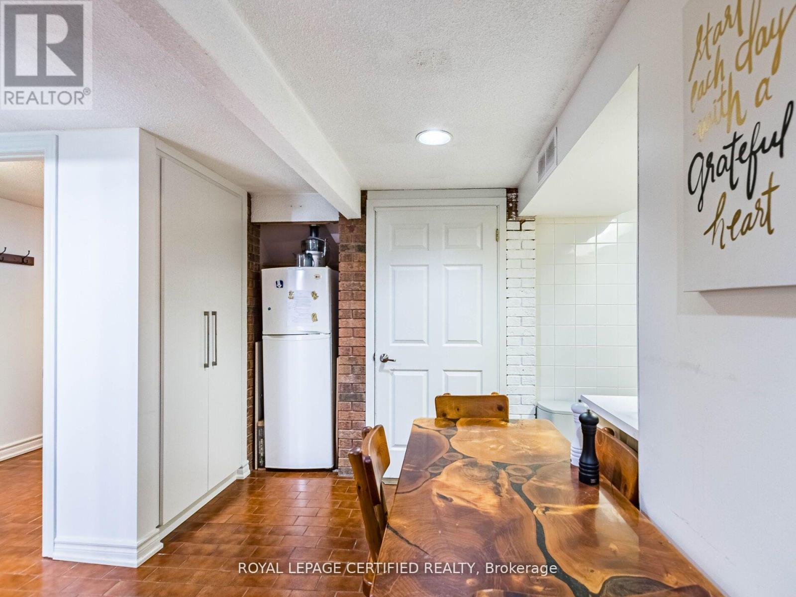 7497 Middleshire Drive, Mississauga, Ontario L4T 3S3 - Photo 29 - W12902976