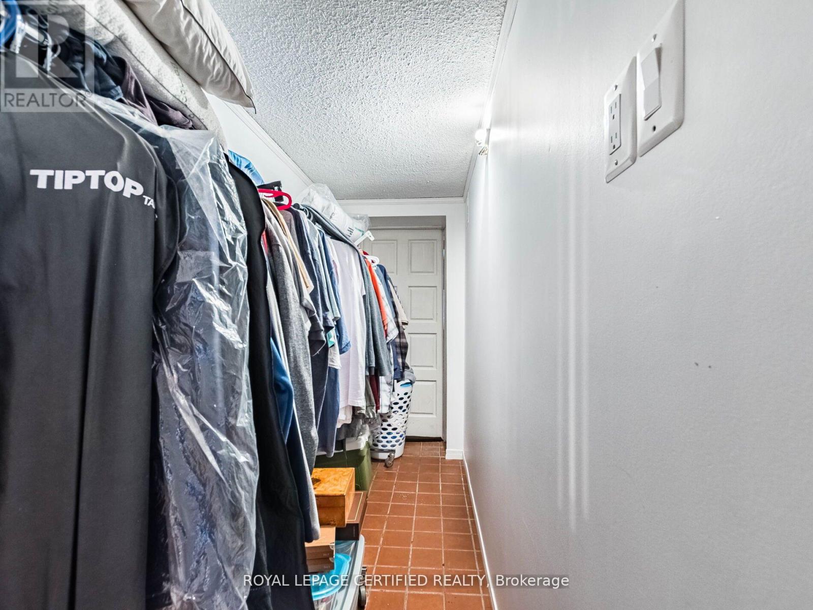 7497 Middleshire Drive, Mississauga, Ontario L4T 3S3 - Photo 41 - W12902976