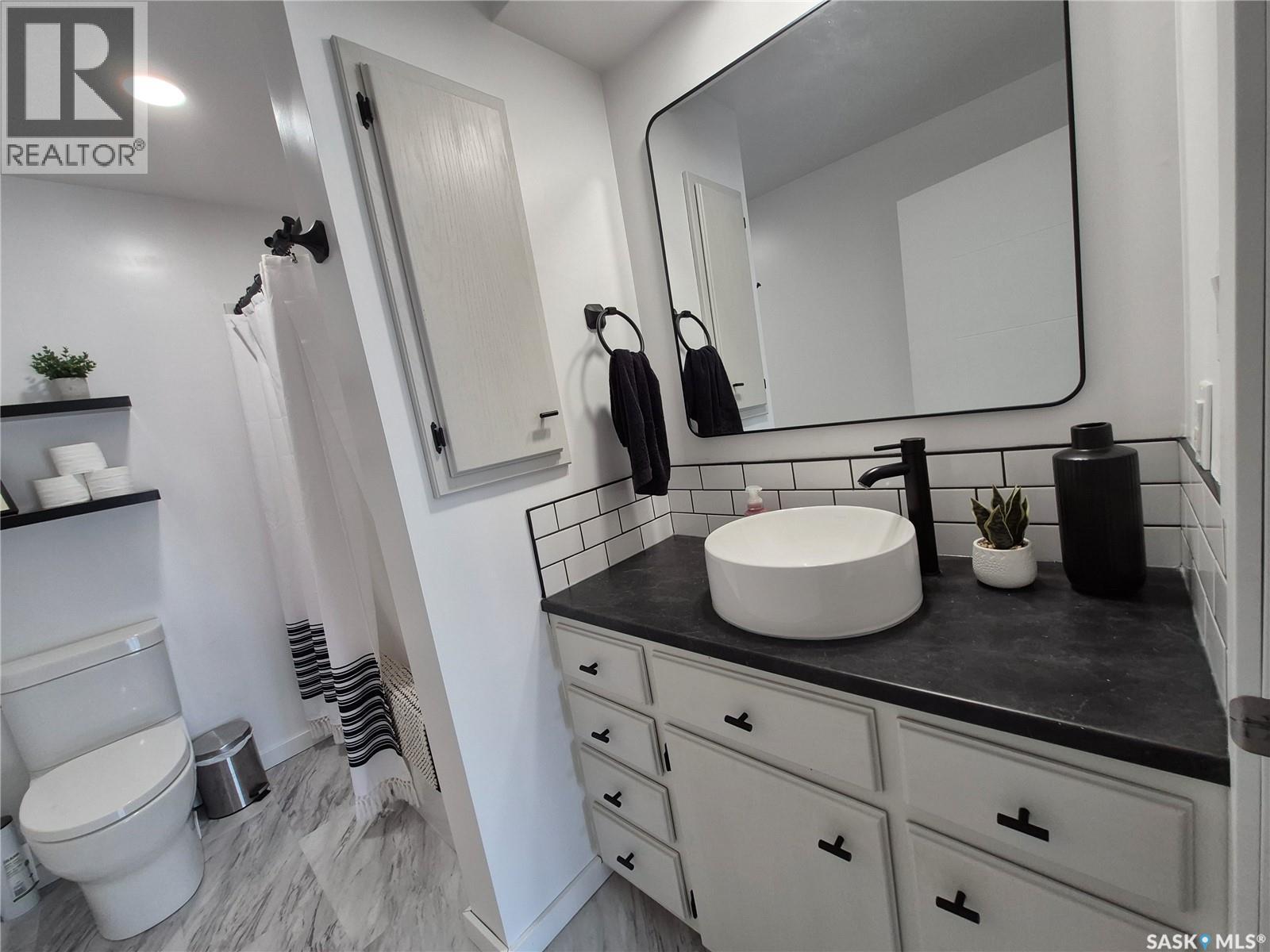 409 5th Avenue Se, Swift Current, Saskatchewan  S9H 3N5 - Photo 17 - SK031419