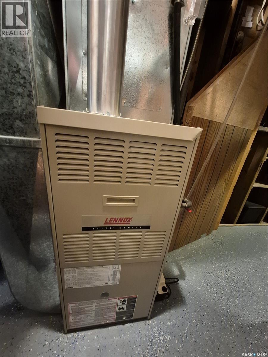 409 5th Avenue Se, Swift Current, Saskatchewan  S9H 3N5 - Photo 32 - SK031419