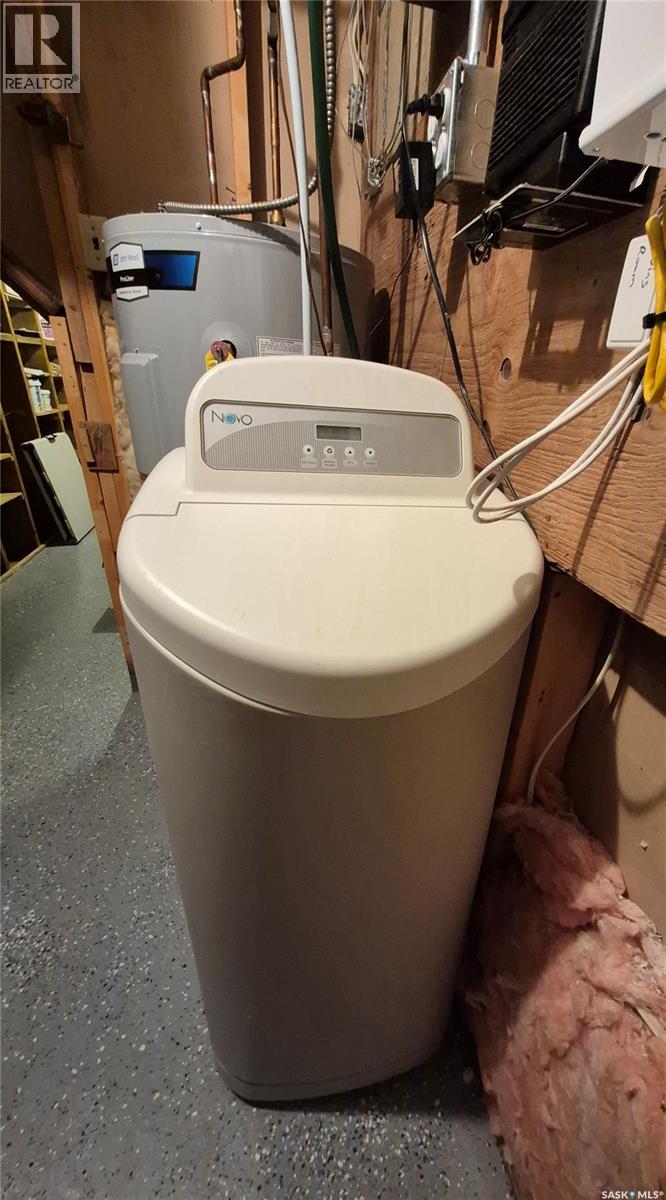 409 5th Avenue Se, Swift Current, Saskatchewan  S9H 3N5 - Photo 34 - SK031419