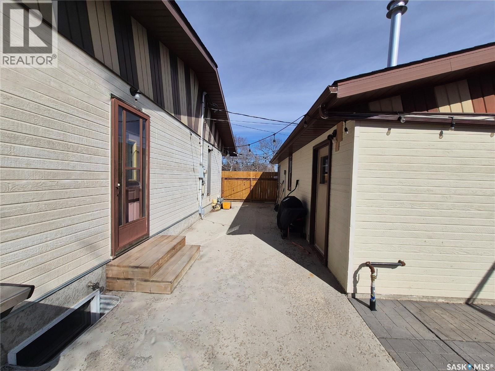 409 5th Avenue Se, Swift Current, Saskatchewan  S9H 3N5 - Photo 42 - SK031419