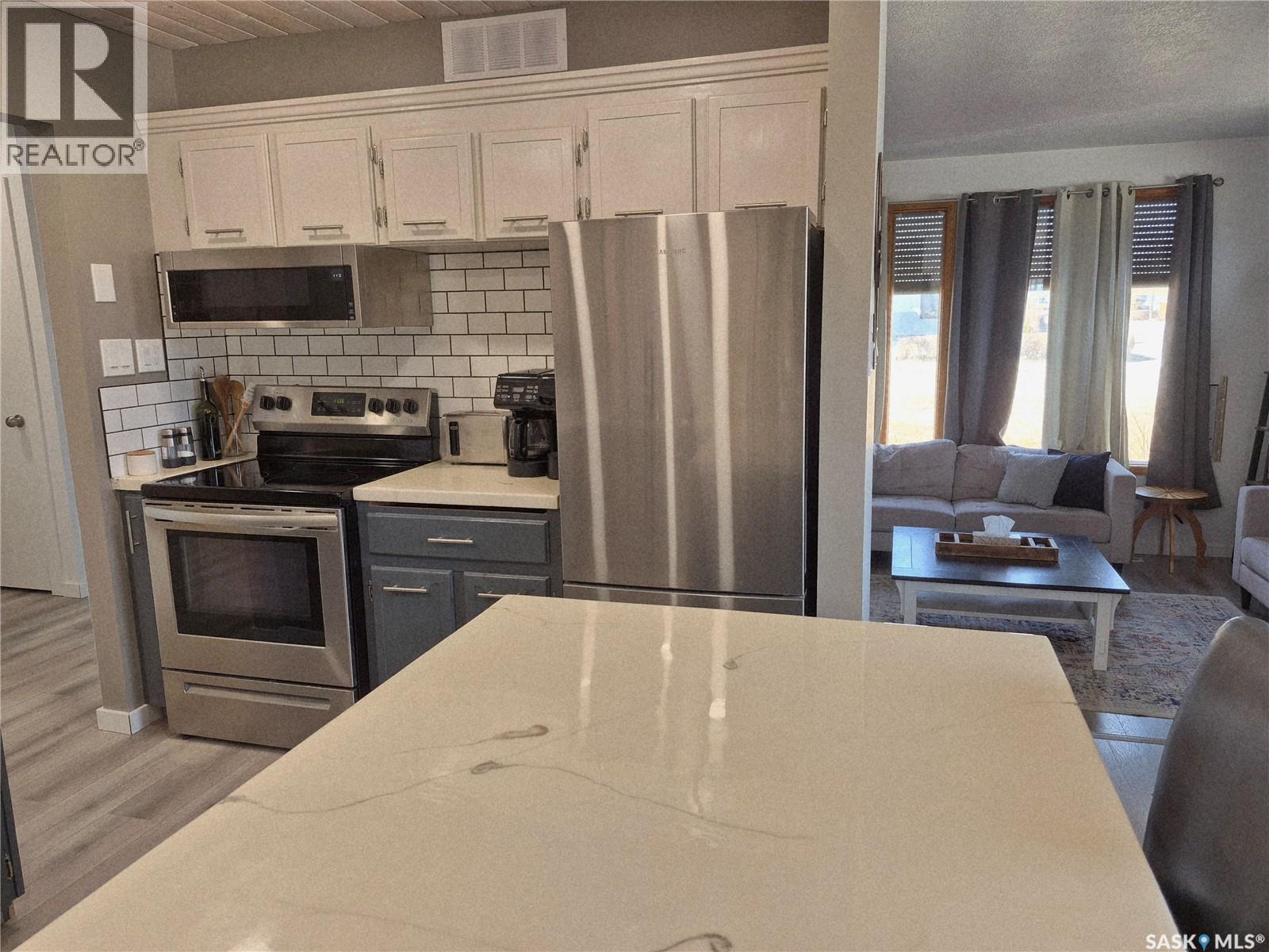 409 5th Avenue Se, Swift Current, Saskatchewan  S9H 3N5 - Photo 6 - SK031419