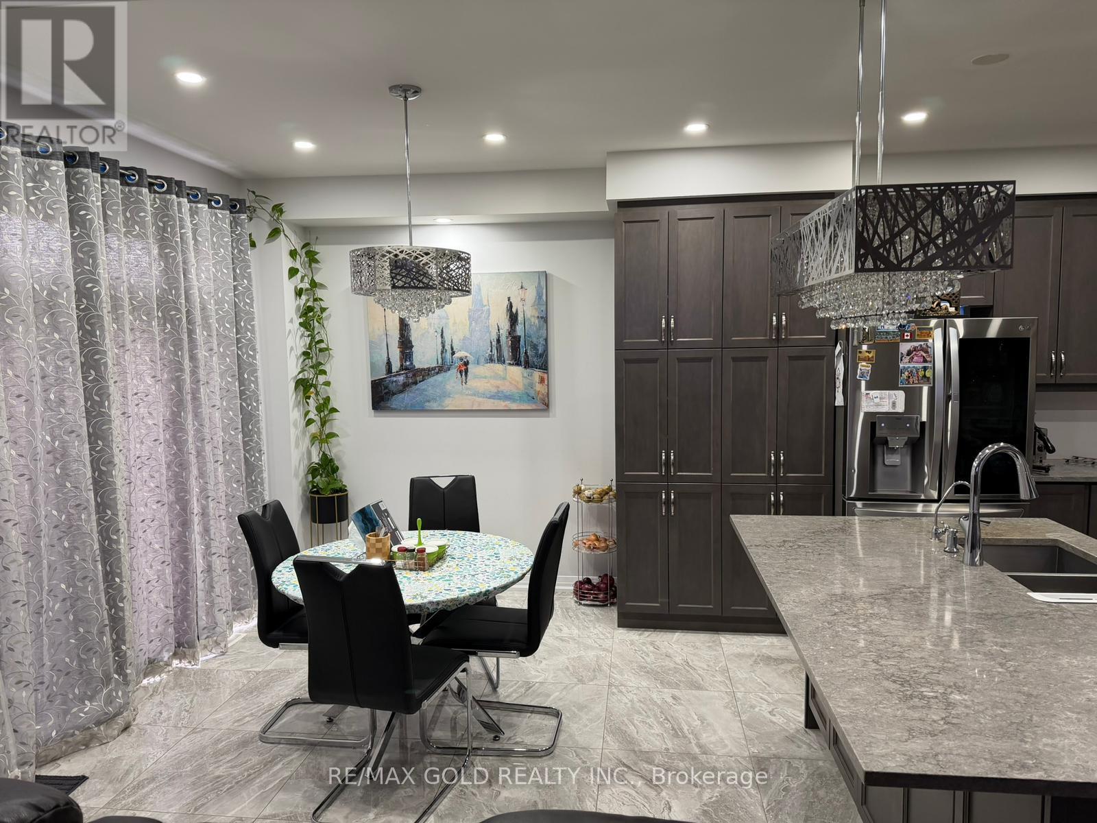 109 Silverwood Crescent, Woodstock, Ontario  N4T 0M5 - Photo 5 - X12926320