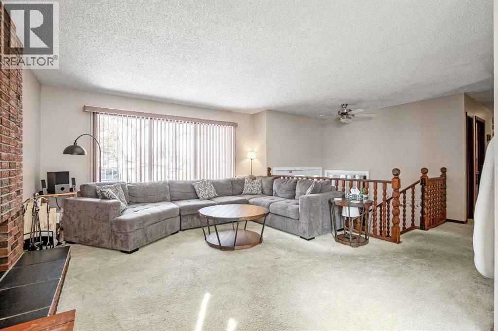 427 Queen Anne Way Se, Calgary, Alberta T2J 4R8 - Photo 5 - A2292763