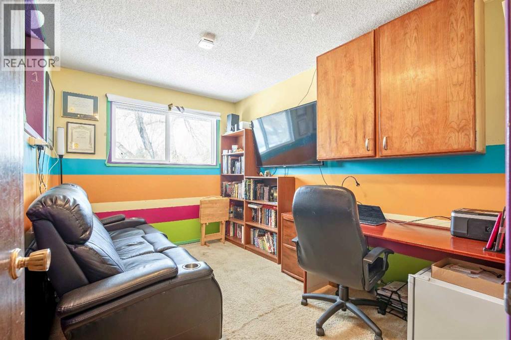 427 Queen Anne Way Se, Calgary, Alberta T2J 4R8 - Photo 13 - A2292763