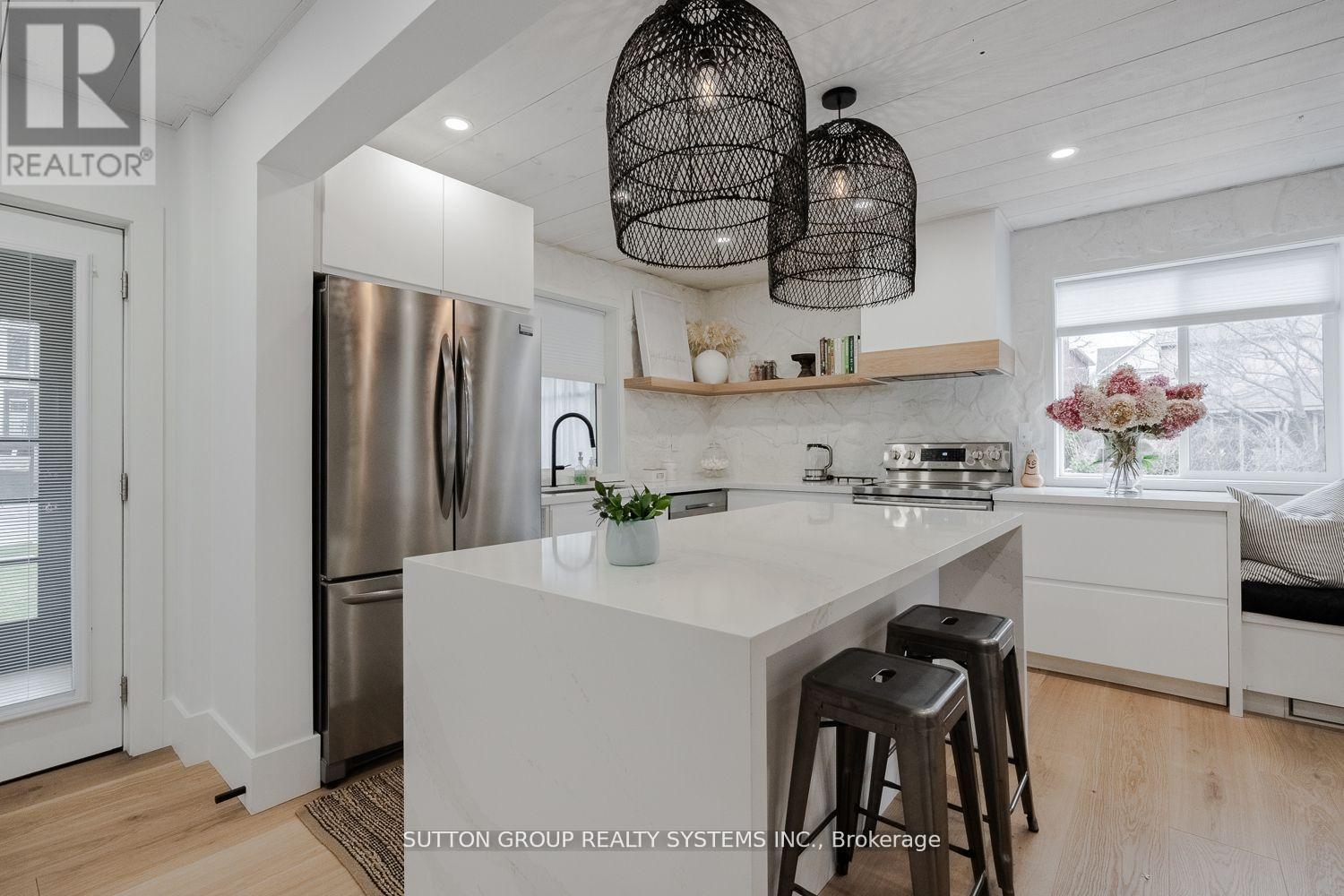 47 Nelson Street, Oakville (Br Bronte), Ontario  L6L 3H5 - Photo 10 - W12928744