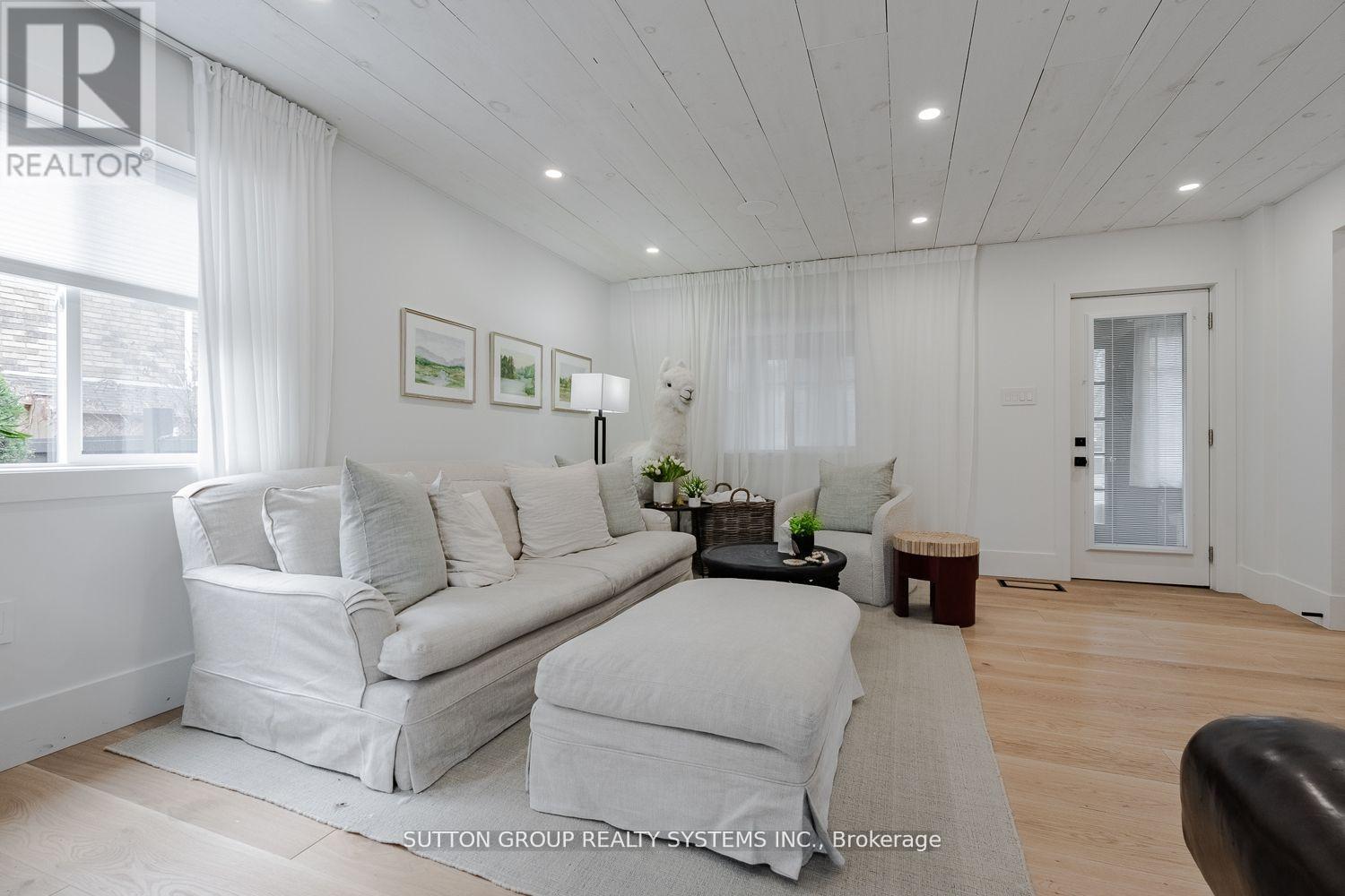 47 Nelson Street, Oakville (Br Bronte), Ontario  L6L 3H5 - Photo 12 - W12928744