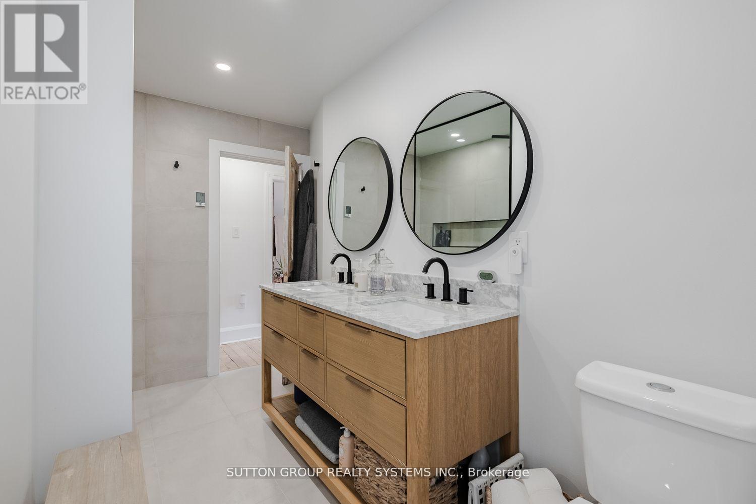 47 Nelson Street, Oakville (Br Bronte), Ontario  L6L 3H5 - Photo 21 - W12928744