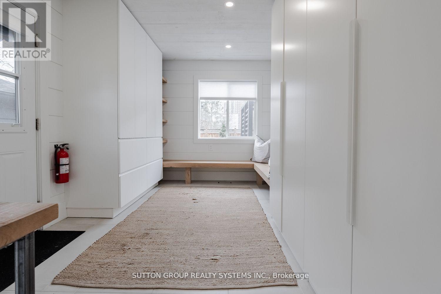 47 Nelson Street, Oakville (Br Bronte), Ontario  L6L 3H5 - Photo 5 - W12928744