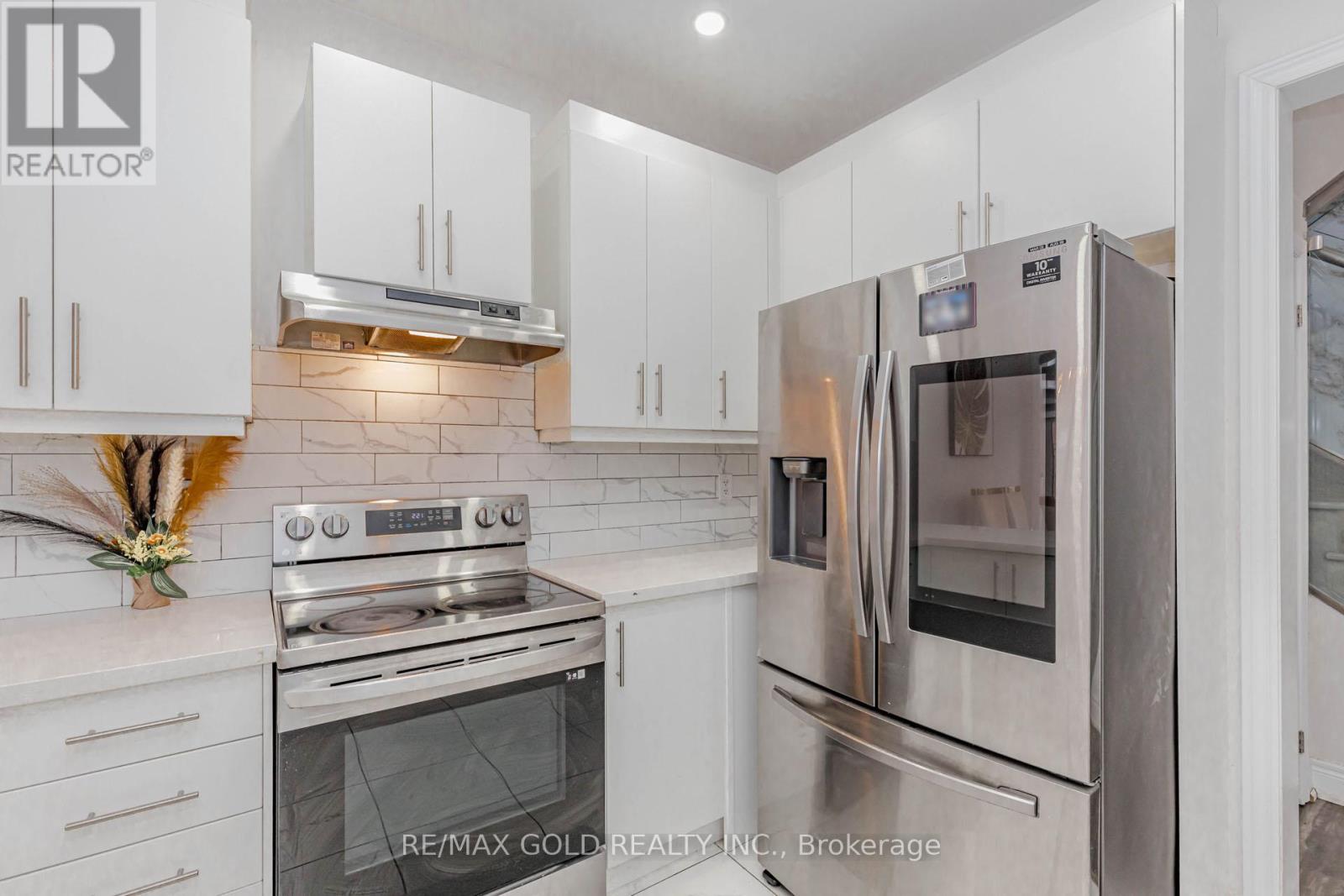 15351 Danby Road, Halton Hills, Ontario  L7G 0H6 - Photo 15 - W12928778