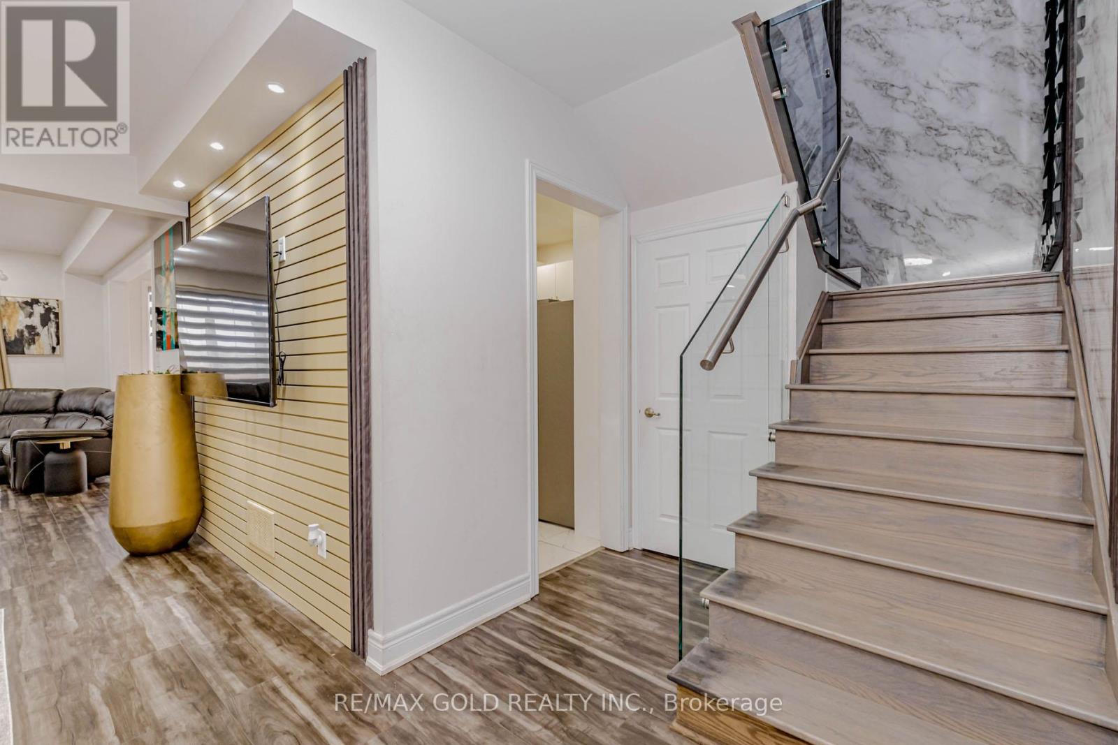 15351 Danby Road, Halton Hills, Ontario  L7G 0H6 - Photo 19 - W12928778